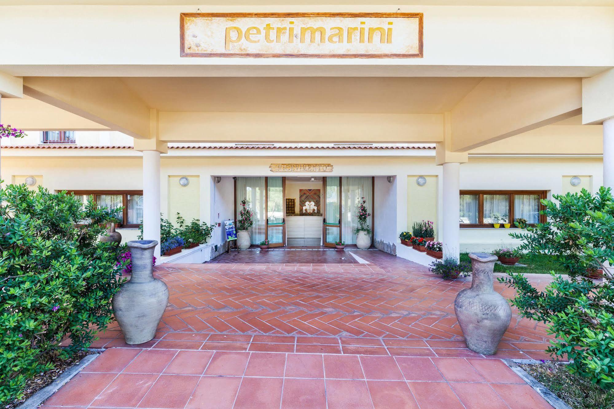 Hotel Petri Marini 3*